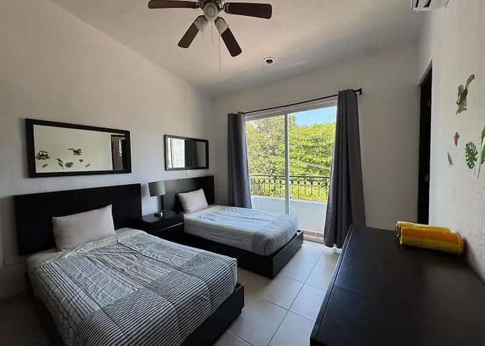 Top Location Heated Pool Private Terrace Hébergement de vacances